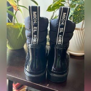 Women’s Michael Kors Boats Size 9